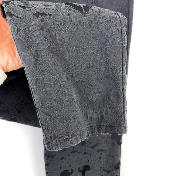 Sundance (6) Mid-Rise Skinny Jeans Black Paisley Lace Imprint 28” - Picture 4 of 9